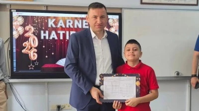Pervari'de karne sevinci: &Ouml;ğrenciler yaz tatiline başladı