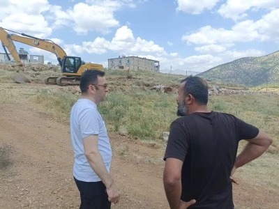 Pervari Kaymakamı G&uuml;lderen, Yol Genişletme &Ccedil;alışmalarını İnceledi