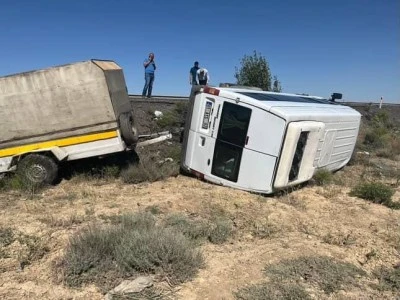 Pervarili Yolcuları Taşıyan Minibüs Düğün Yolunda Kaza Yaptı: 2 Ağır Yaralı