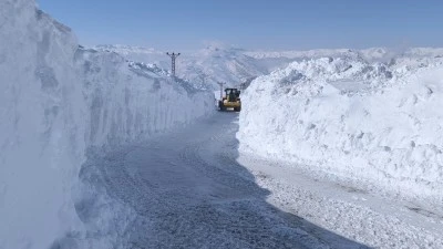 "Kar kaplanları" 5 ailenin yaşadığı yaylanın yolunu a&ccedil;mak i&ccedil;in m&uuml;cadele veriyor
