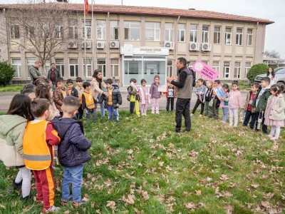 &quot;Türkiye Yüzyılı Maarif Modeli&quot; ile anaokulu öğrencilerine ağaç sevgisi aşılanıyor