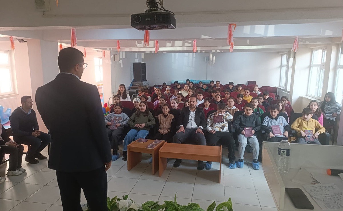 Sadullah Taşan, Kurtalan’da Okurlarıyla Buluştu