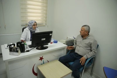 Sağlıklı Hayat Merkezinin &uuml;cretsiz desteğiyle 40 yıldır i&ccedil;tiği sigarayı bıraktı