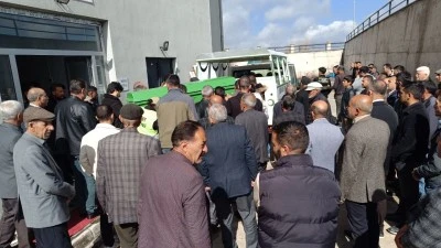 Sahipsiz k&ouml;peklerin saldırısında hayatını kaydeden &ccedil;ocuğun cenazesi defnedildi