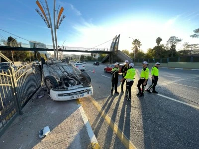 Şanlıurfa'da devrilen otomobildeki 5 kişi yaralandı