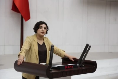 Sarıtaş’tan Tepki: 140 Ücretli Öğretmen Neden Görevlendirilmiyor?