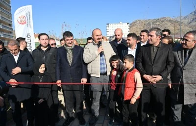 Sason'da yapımı tamamlanan park hizmete açıldı