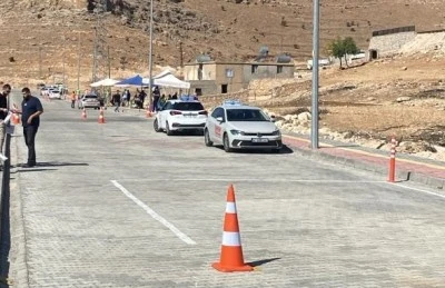 Savur'da sürücü adayları direksiyon sınavına girdi