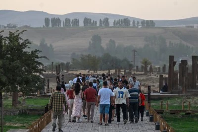 Selçuklu Meydan Mezarlığı'nda &quot;ecdada vefa ziyareti&quot; yoğunluğu