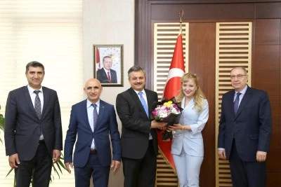 SGK İl M&uuml;d&uuml;r&uuml; İlbaş&rsquo;tan Siirt &Uuml;niversitesi Rekt&ouml;r&uuml; Şındak&rsquo;a ziyaret