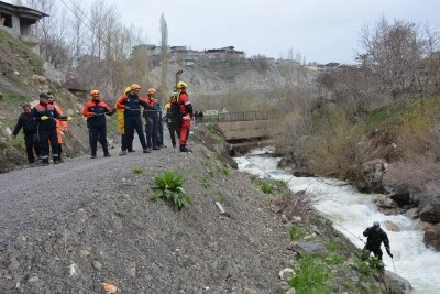 Siirt AFAD Ekibi, Hakkari'de Kayıp Kadını Arama Çalışmalarına Desteğini sürdürüyor