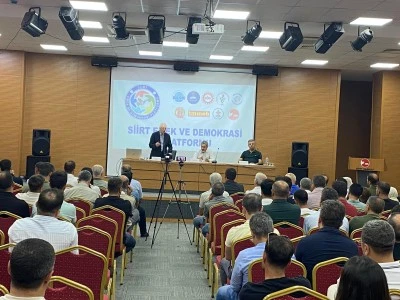 Siirt Barosu’nda “Yeni Anayasa Arayışında Türkiye” Paneli