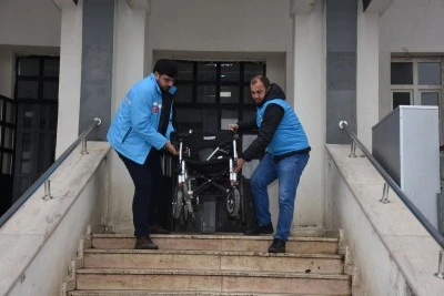 Siirt Belediyesi&rsquo;nden &Ouml;zel Bireylere &Uuml;cretsiz Tekerlekli Sandalye Bakım ve Onarım Hizmeti