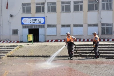 Siirt Belediyesi okullarda temizlik seferberliği başlattı