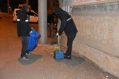 Siirt Belediyesi Sabahın Erken Saatlerinde Mahalle Temizliğine Devam Ediyor