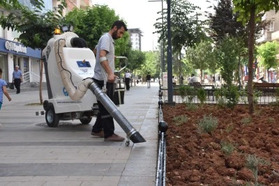 Siirt Belediyesi Yeni Araçlarla Temizlik Çalışmalarına Başladı