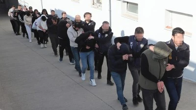 Siirt dahil 11 ildeki siber dolandırıcılık operasyonlarında 19 ş&uuml;pheli yakalandı