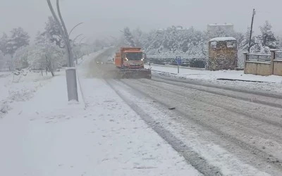 Siirt, Elazığ ve Şırnak'ta kar nedeniyle 74 yerleşim yerine ulaşım sağlanamıyor