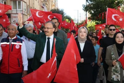 Siirt Fıstığı Doğa ve Kültür Festivali Kortej Yürüyüşü ile Başladı