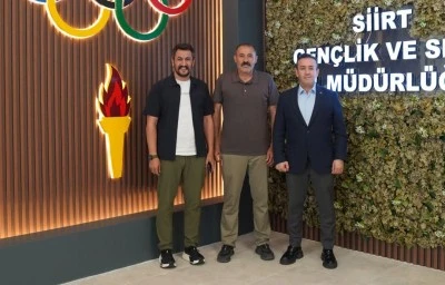 Siirt Gen&ccedil;lik ve Spor İl M&uuml;d&uuml;rl&uuml;ğ&uuml;'nde anlamlı buluşma: Eski ve yeni m&uuml;d&uuml;rler bir araya geldi