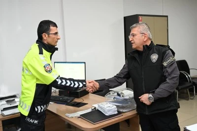 Siirt İl Emniyet M&uuml;d&uuml;r&uuml; Mehmet &Ouml;zdemir'den Kurtalan İl&ccedil;e Emniyet M&uuml;d&uuml;rl&uuml;ğ&uuml;ne Ziyaret