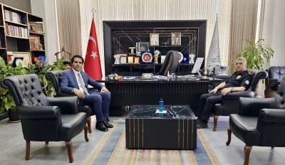 Siirt İl Emniyet M&uuml;d&uuml;r&uuml; &Ouml;zdemir'den İl Milli Eğitim M&uuml;d&uuml;r&uuml; İlhan Saz'a iade-i ziyaret