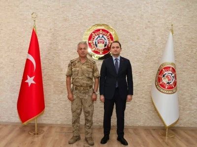Siirt İl Jandarma Komutanı &Ouml;zmen'den Kaymakam Başara'ya Ziyaret