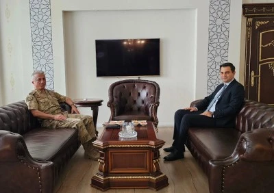 Siirt İl Jandarma Komutanı &Ouml;zmen'den Pervari Kaymakamı Buzkaya'ya Hayırlı Olsun Ziyareti