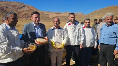 Siirt’in 2047 Rakımlı Yaylasında Tescilli Pervari Balının Hasadına Başlandı