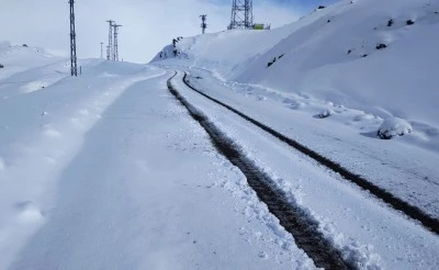 Siirt’in Bir Yanı Kışı, Bir Yanı Baharı Yaşıyor
