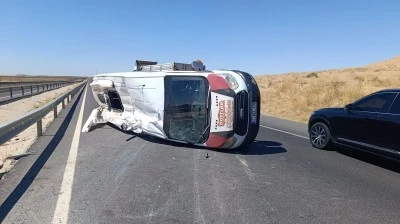 Siirt'in komşu ilinde devrilen minib&uuml;steki 13 &ouml;ğrenci yaralandı