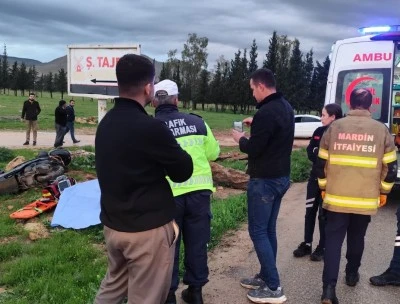 Siirt'in komşu ilinde devrilen motosikletteki s&uuml;r&uuml;c&uuml; &ouml;ld&uuml;