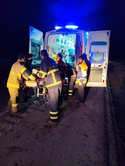 Siirt'in komşu ilinde devrilen otomobildeki 1 kişi &ouml;ld&uuml;, 3 kişi yaralandı