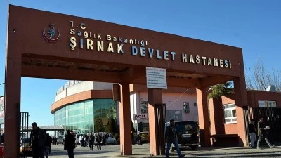 Siirt'in komşu ilinde gıda zehirlenmesi şüphesiyle hastaneye kaldırılan 4 kişiden 1'i hayatını kaybetti