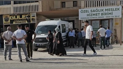 Siirt'in komşu ilinde karısını bı&ccedil;akla &ouml;ld&uuml;rd&uuml;ğ&uuml; iddia edilen kişi g&ouml;zaltına alındı