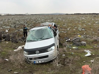 Siirt'in komşu ilinde şarampole devrilen mikrob&uuml;steki 2 kişi &ouml;ld&uuml;, 6 kişi yaralandı