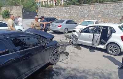 Siirt'in komşu ilinde trafik kazalarında 5'i çocuk 19 kişi yaralandı