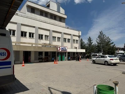 Siirt&rsquo;in Kurtalan il&ccedil;esinde minib&uuml;s&uuml;n &ccedil;arptığı &ccedil;ocuk yaralandı