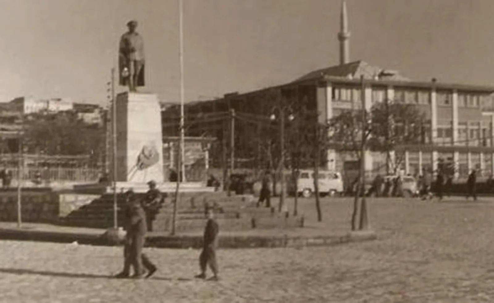 Siirt’in ve Türkiye’nin İlk Kadın Hakimiydi