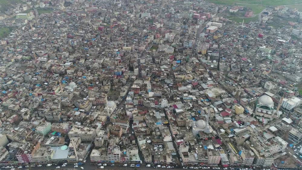 Siirt’in yarısından fazlası memlekette değil!