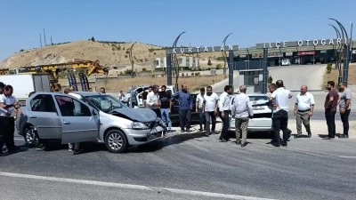 Siirt Kurtalan'da İki Otomobil &Ccedil;arpıştığı kazada 1 Kişi Yaralandı
