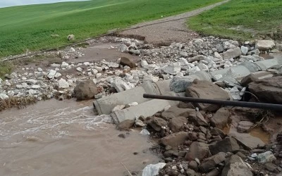Siirt Kurtalan&rsquo;da mezra yolu ulaşıma kapandı
