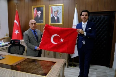 Siirt Milli Eğitim M&uuml;d&uuml;r&uuml;nden Komşu İlde Yeni Atanan M&uuml;d&uuml;re Ziyaret