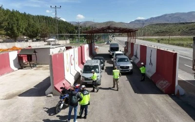Siirt'te 2 bin 977 araç denetlendi, çok sayıda araç trafikten men edildi