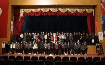 Siirt’te 24 Kasım Öğretmenler Günü Törenle Kutlandı