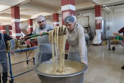 Siirt'te 5 kuşaktır aynı y&ouml;ntemle yapılan tahin helvasında ramazan mesaisi