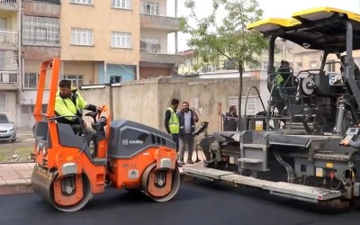 Siirt&rsquo;te 5 mahalleyi kapsayan asfalt &ccedil;alışması s&uuml;r&uuml;yor