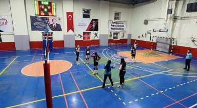 Siirt&rsquo;te 8 Mart D&uuml;nya Kadınlar G&uuml;n&uuml;&rsquo;ne &Ouml;zel Voleybol Turnuvası