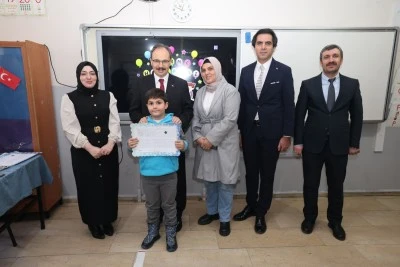 Siirt&rsquo;te 90 bin 552 &ouml;ğrenci karne sevinci yaşadı