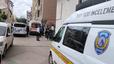 Siirt'te apartmanın 5. katından d&uuml;şen kadın &ouml;ld&uuml;